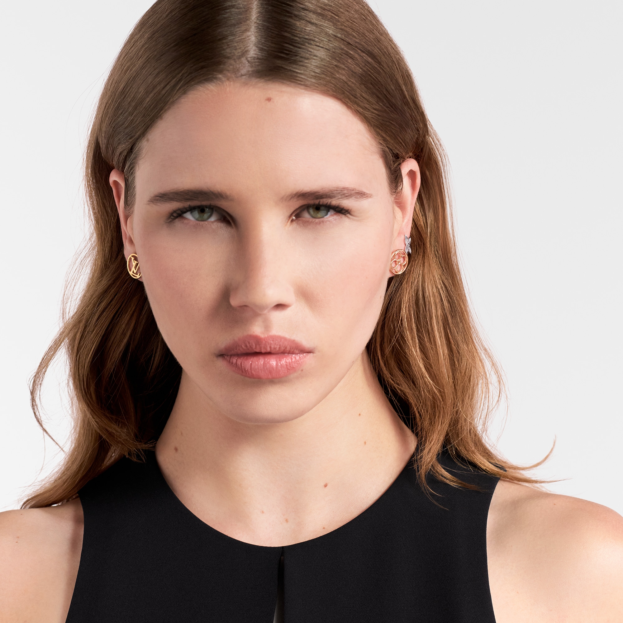 LV Lace Earrings S00 in Wanita