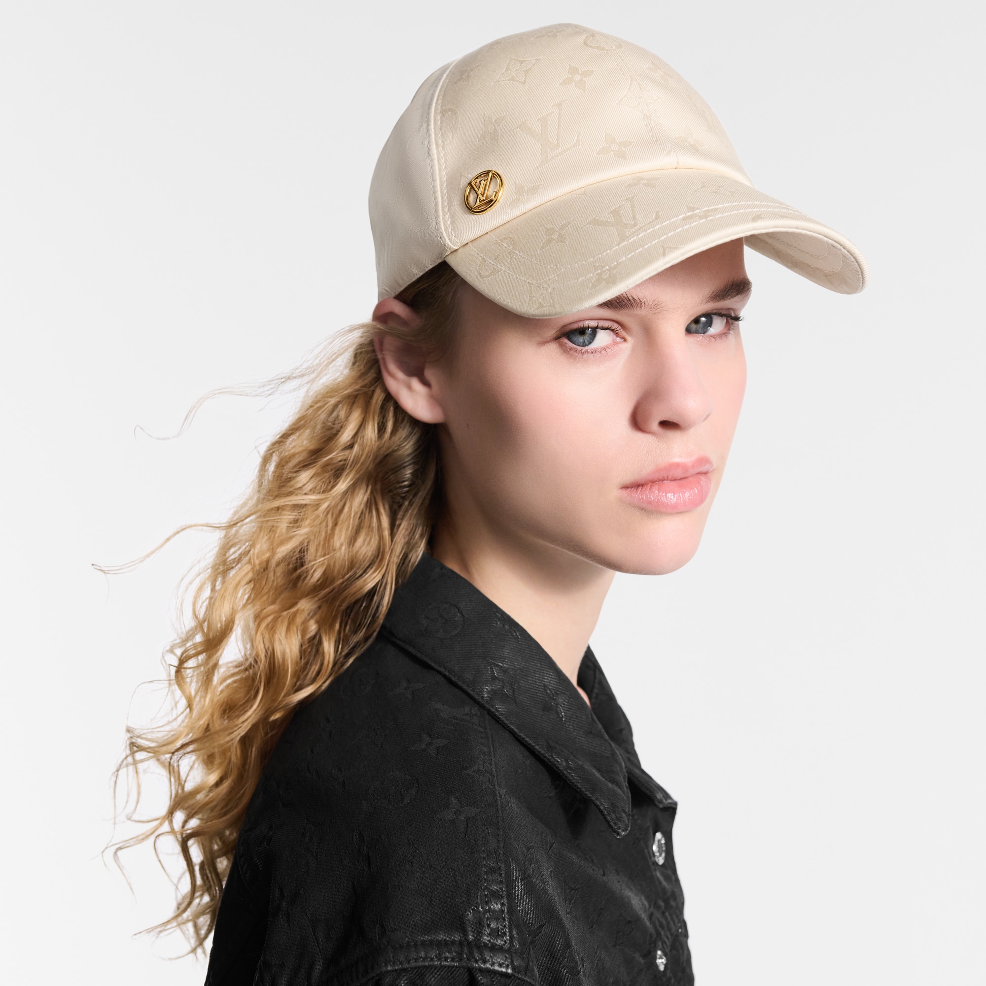 LV Mine Cap S00 in Wanita