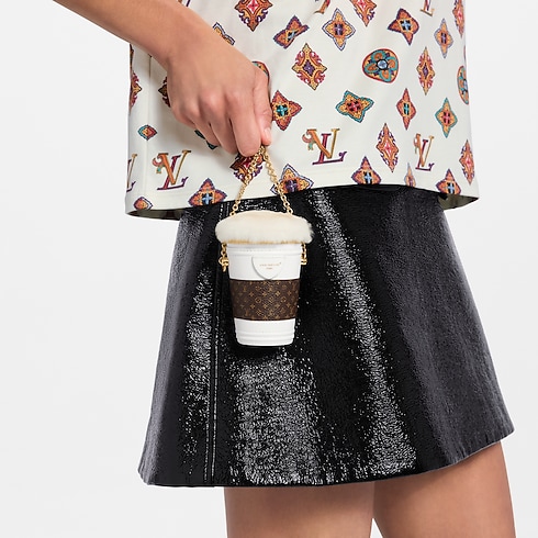 LV Mocha Crossbody Pouch Bag Charm S00 in Wanita's Aksesori Gantungan Kunci dan Tas collections by Louis Vuitton (Perbesar produk)