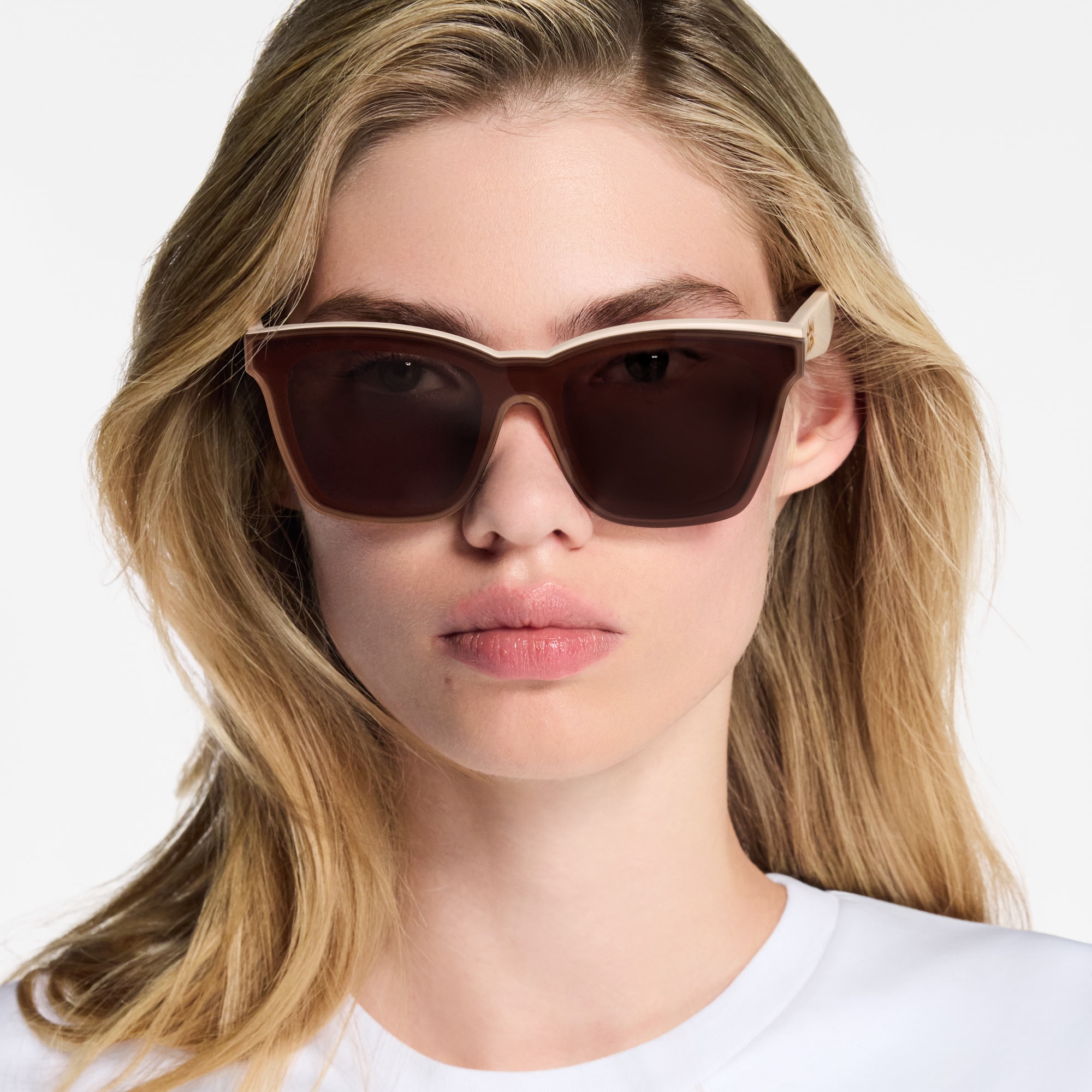 LV Script Square Sunglasses S00 in Wanita
