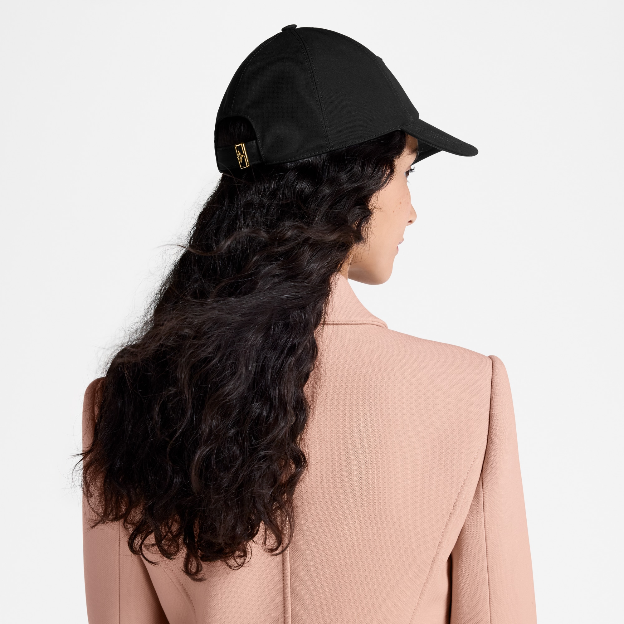 LV Signature Cap S00 in Wanita