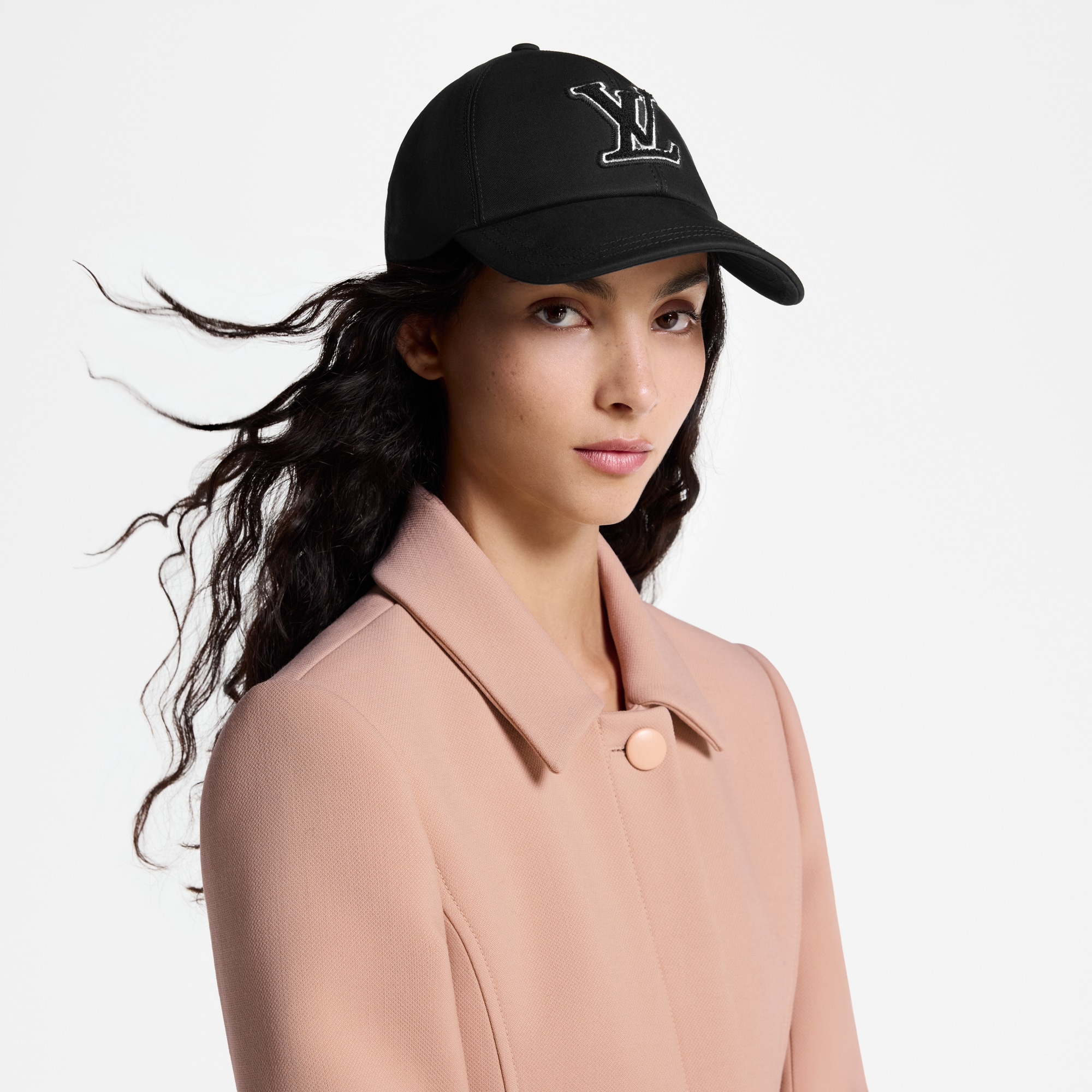 LV Signature Cap S00 in Wanita