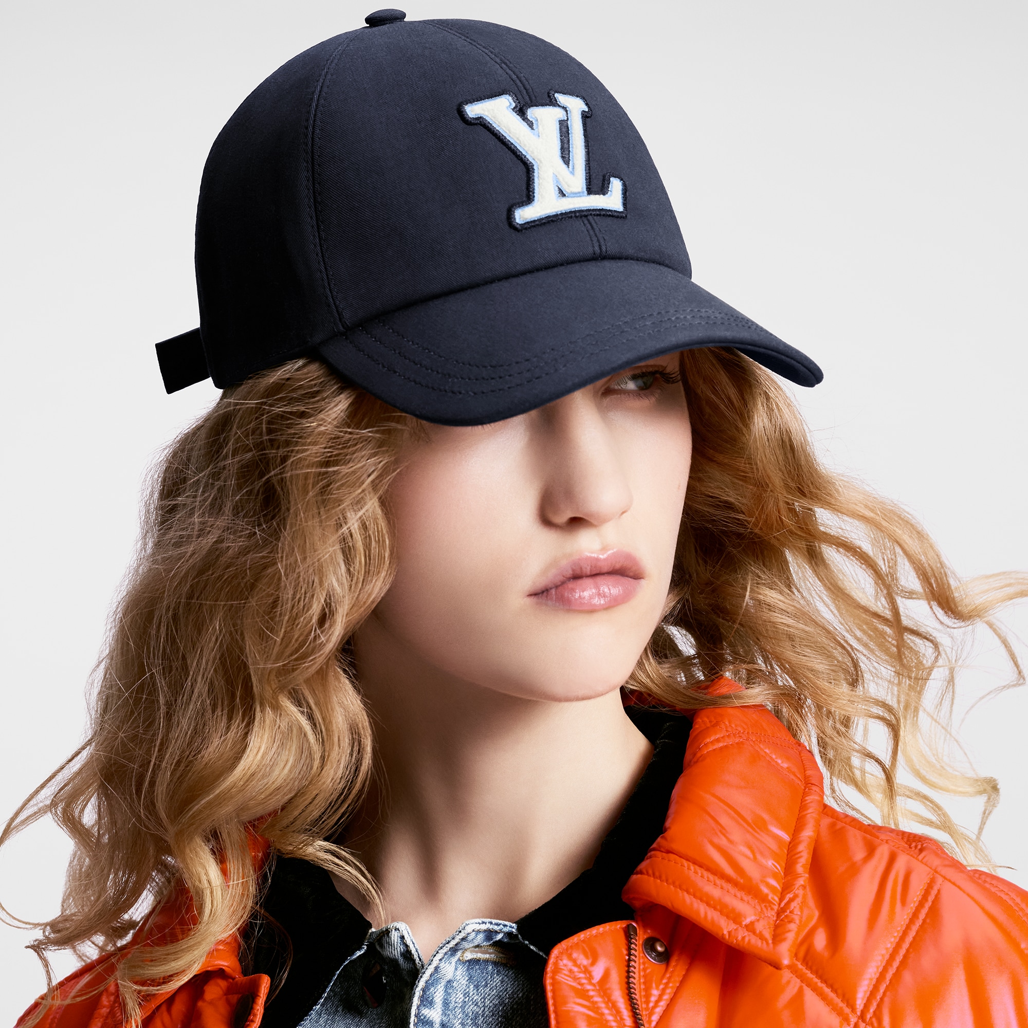 LV Signature Cap S00 in Wanita
