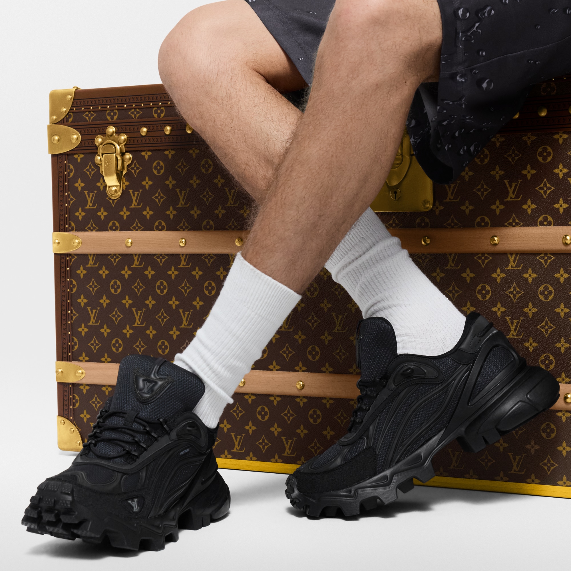 LV Summit Sneaker  in Pria