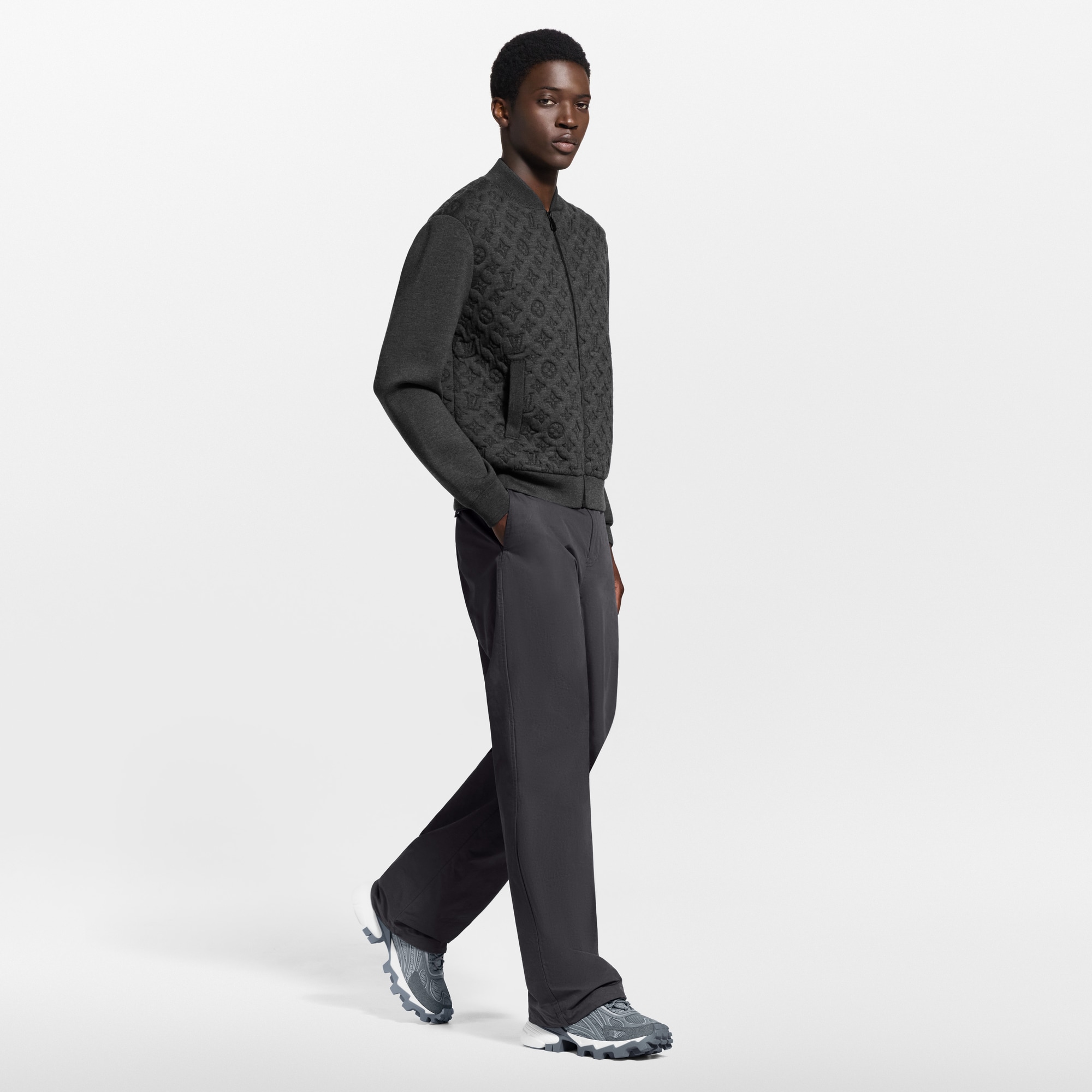 LV Summit Sneaker  in Pria