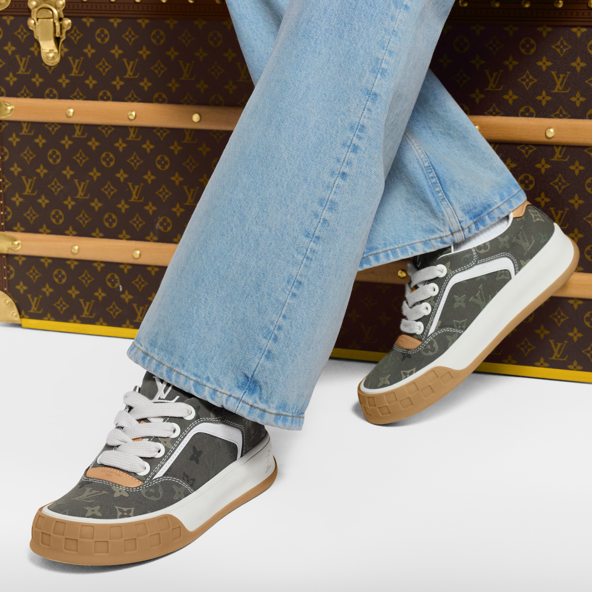 LV Tilted Sneaker  in Pria