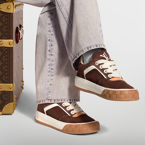 LV Tilted Sneaker in Pria's Sepatu Sneakers collections by Louis Vuitton (Perbesar produk)