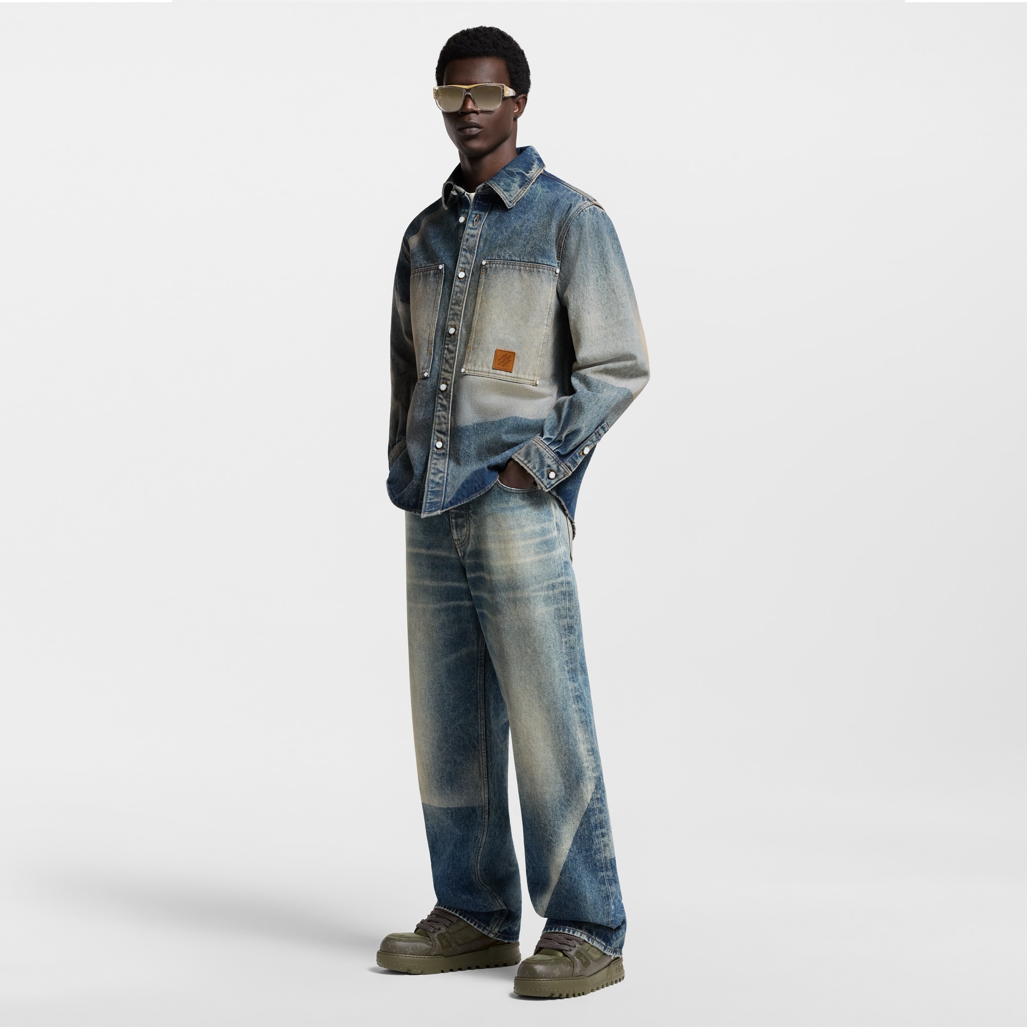 LV Trainer Maxi Sneaker  in Pria