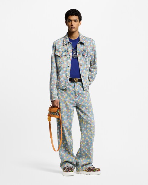 รองเท้าผ้าใบรุ่น LV Trainer Maxi in ผู้ชาย's รองเท้า รองเท้าผ้าใบสำหรับผู้ชาย collections by Louis Vuitton