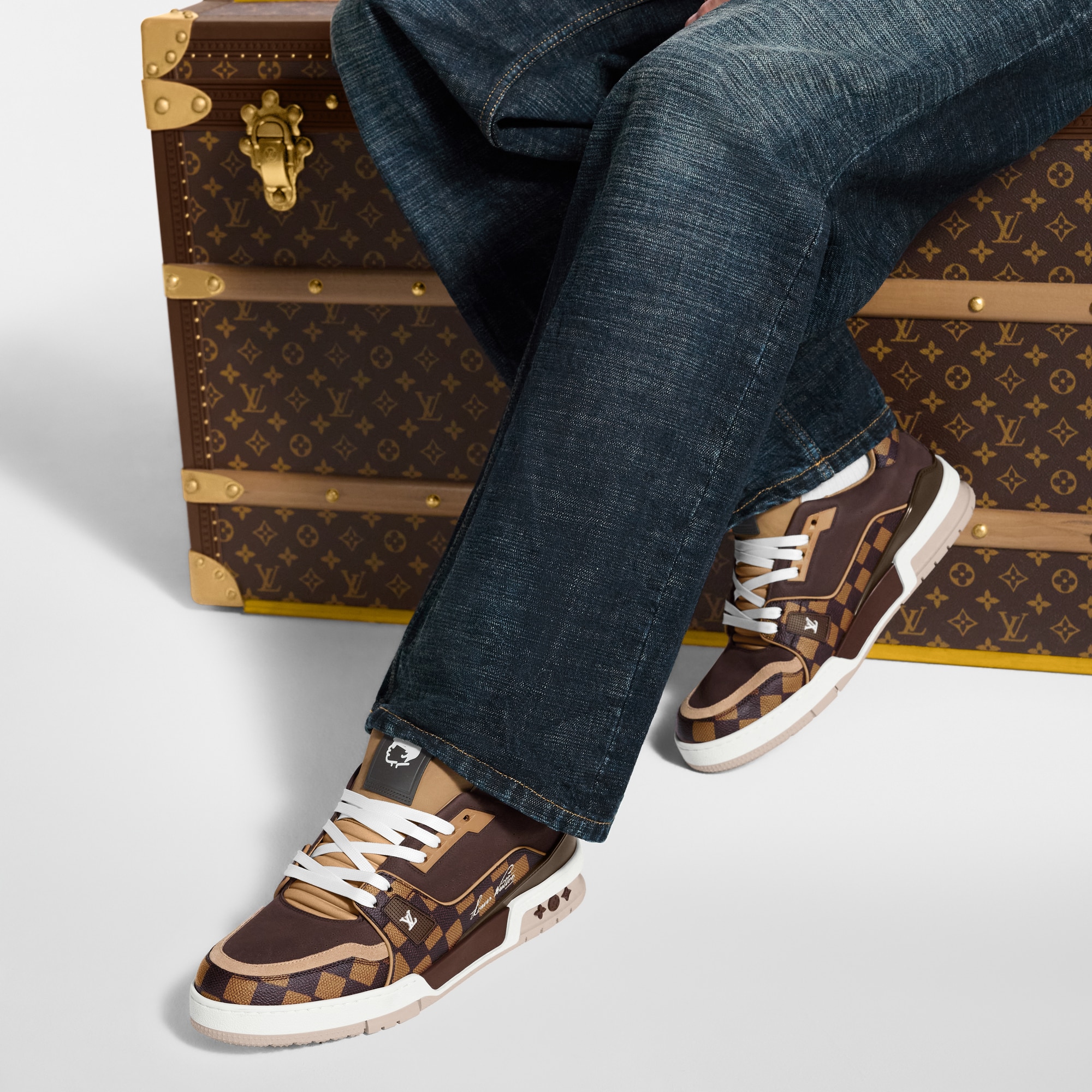 LV Trainer Sneaker  in Pria