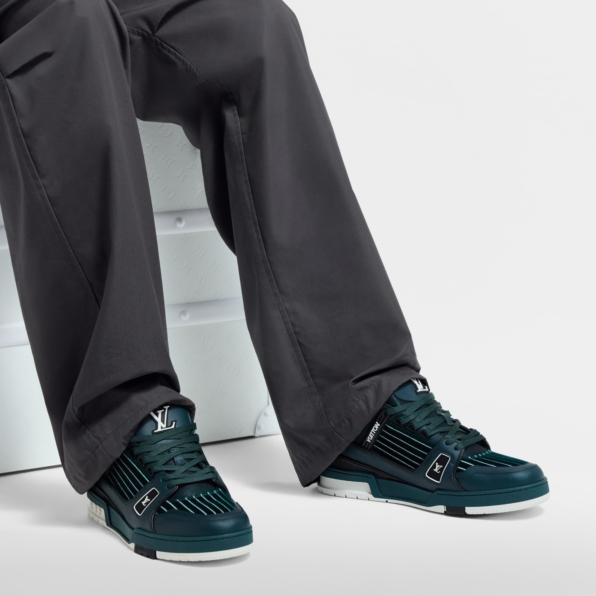 LV Trainer Sneaker  in Pria