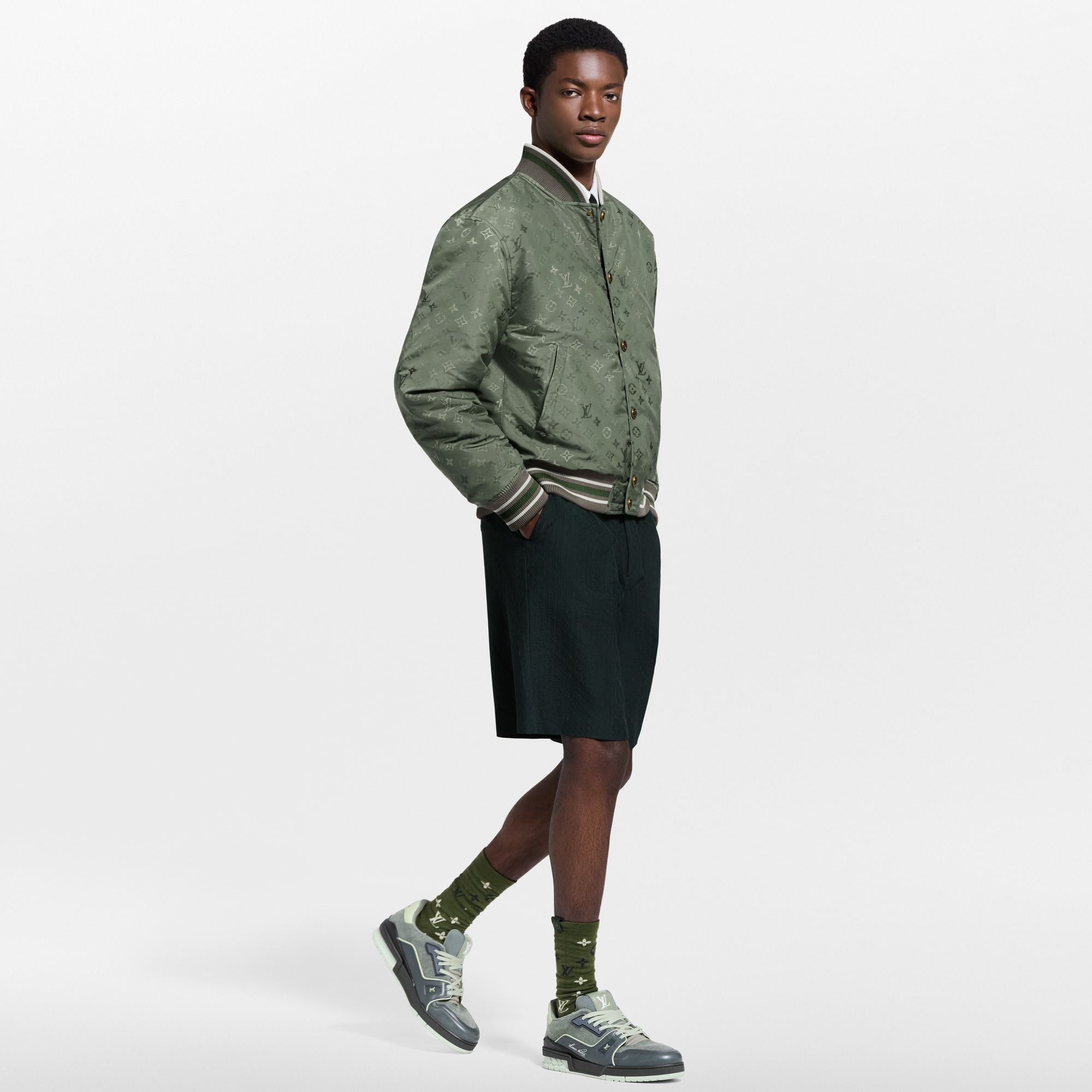 LV Trainer Sneaker  in Pria