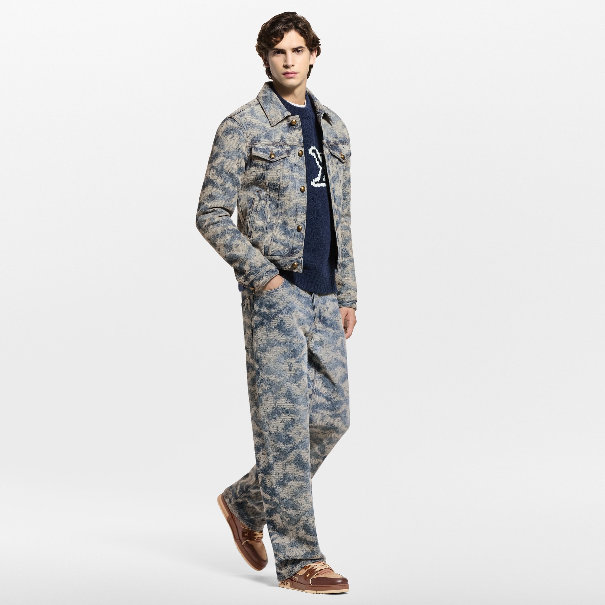 LV Trainer Sneaker  in Pria