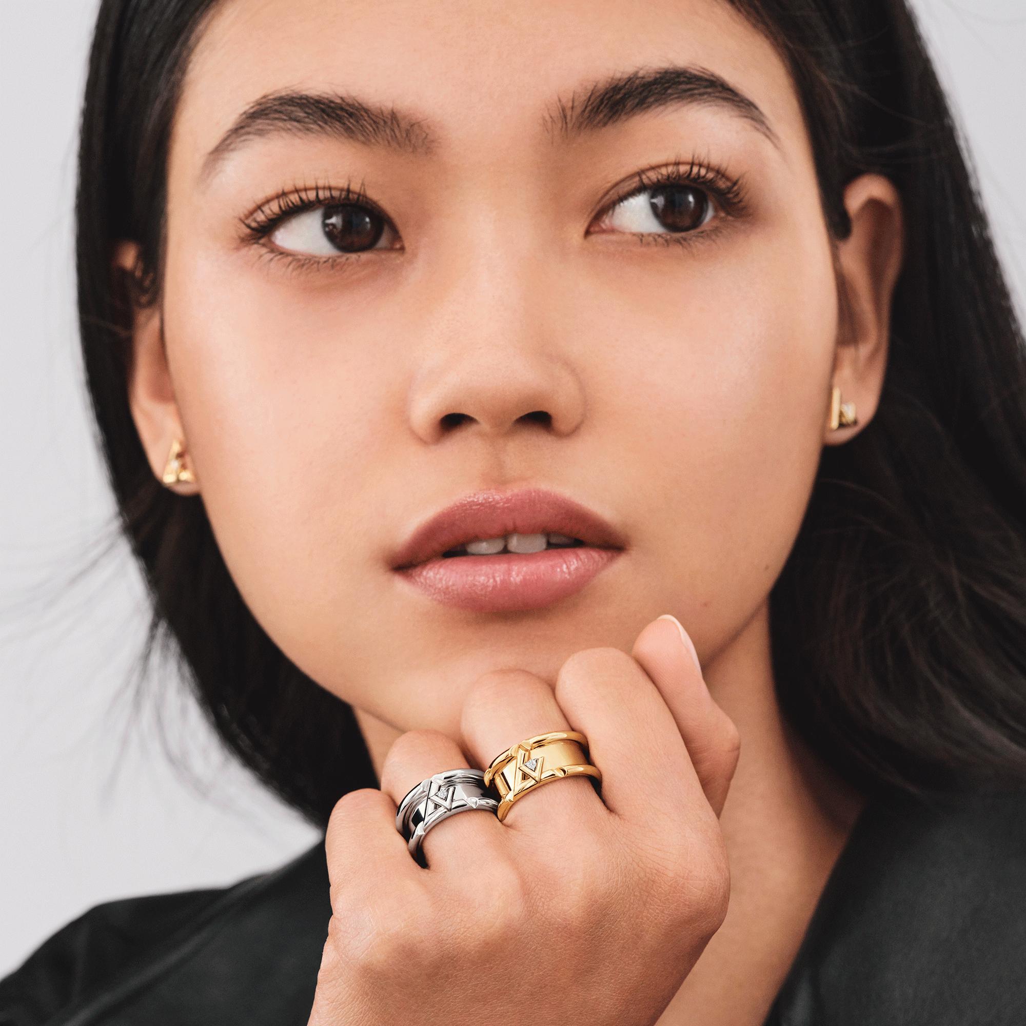 LV Volt One Band Ring, White Gold And Diamond  in Perhiasan