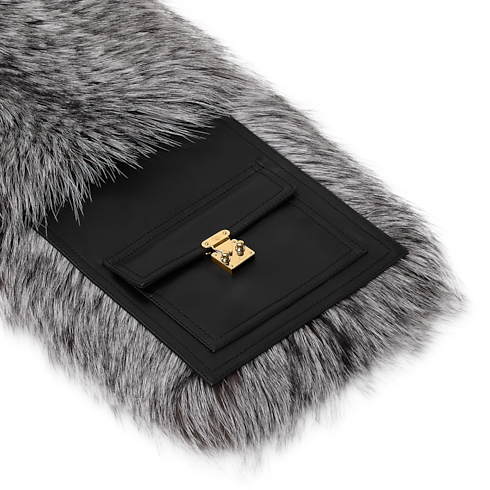 LV Wonder Fur Scarf S00 in Wanita's Aksesori Scarves collections by Louis Vuitton (Perbesar produk)