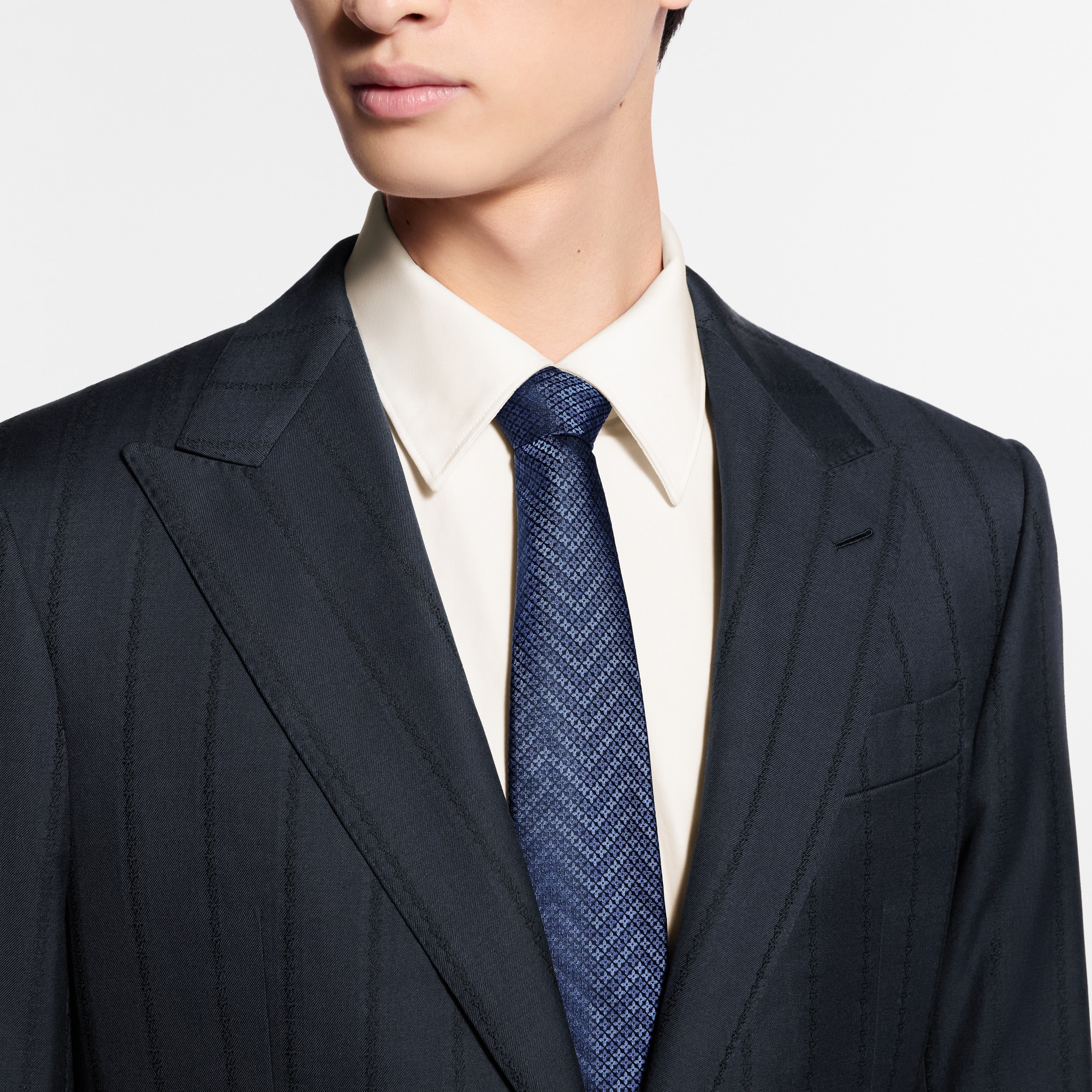 LV Zigzag Tie S00 in Pria