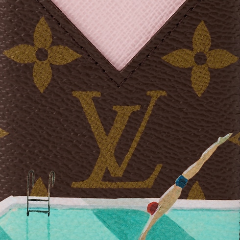 Magnetic Card Holder Other Monogram Canvas in Wanita's Dompet dan Aksesori Kulit Tempat Kartu dan Gantungan Kunci collections by Louis Vuitton (Perbesar produk)
