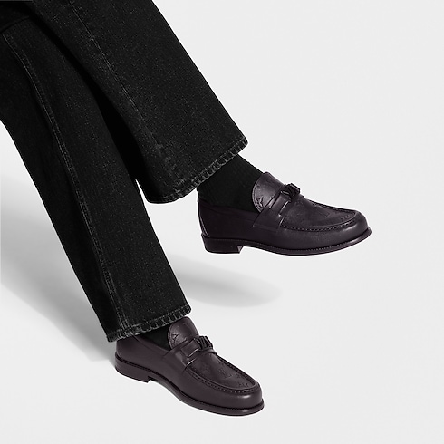 Major Loafer in Pria's Sepatu Loafers and Moccasins collections by Louis Vuitton (Perbesar produk)