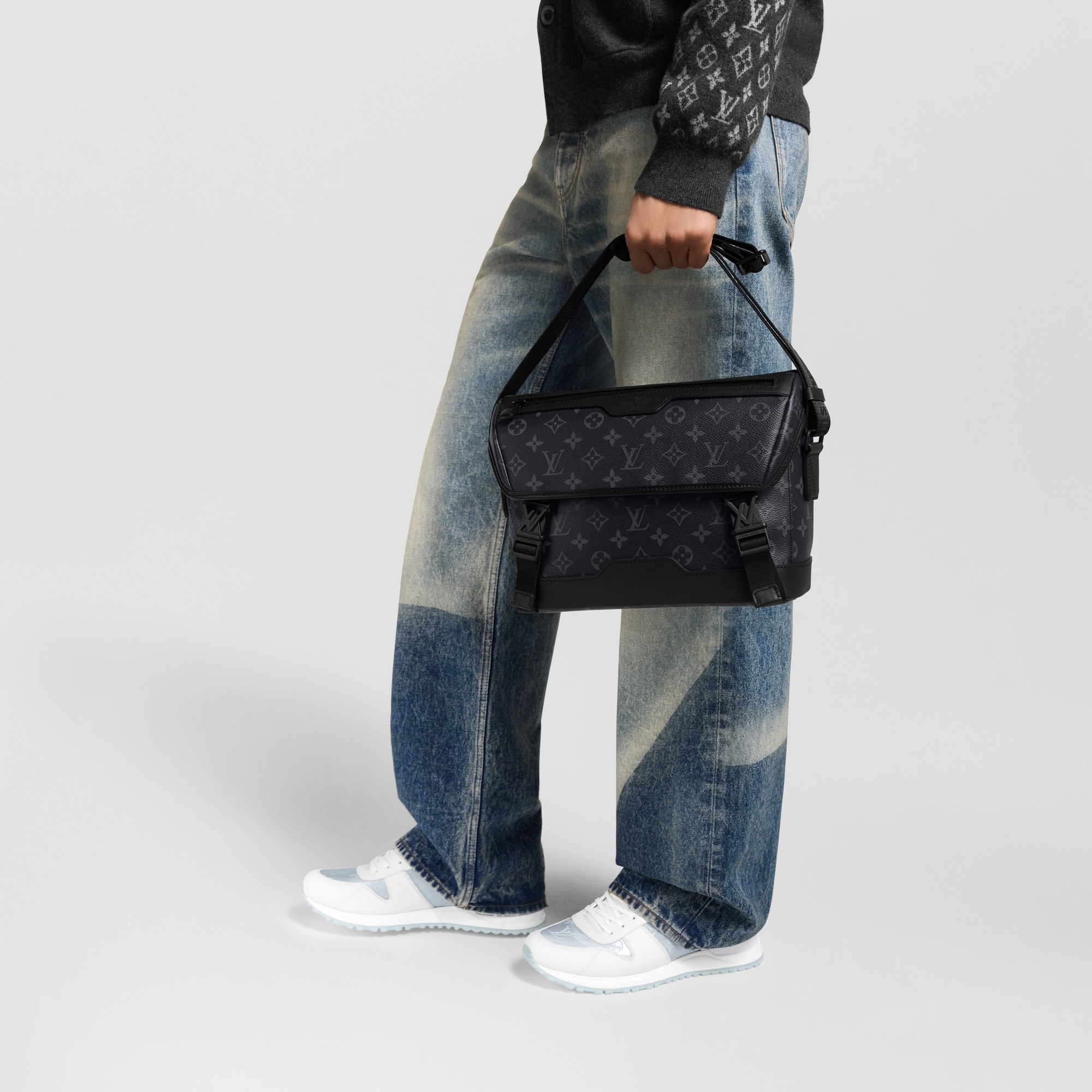 Messenger Voyager PM Monogram Eclipse in Tas dan Aksesori Kulit