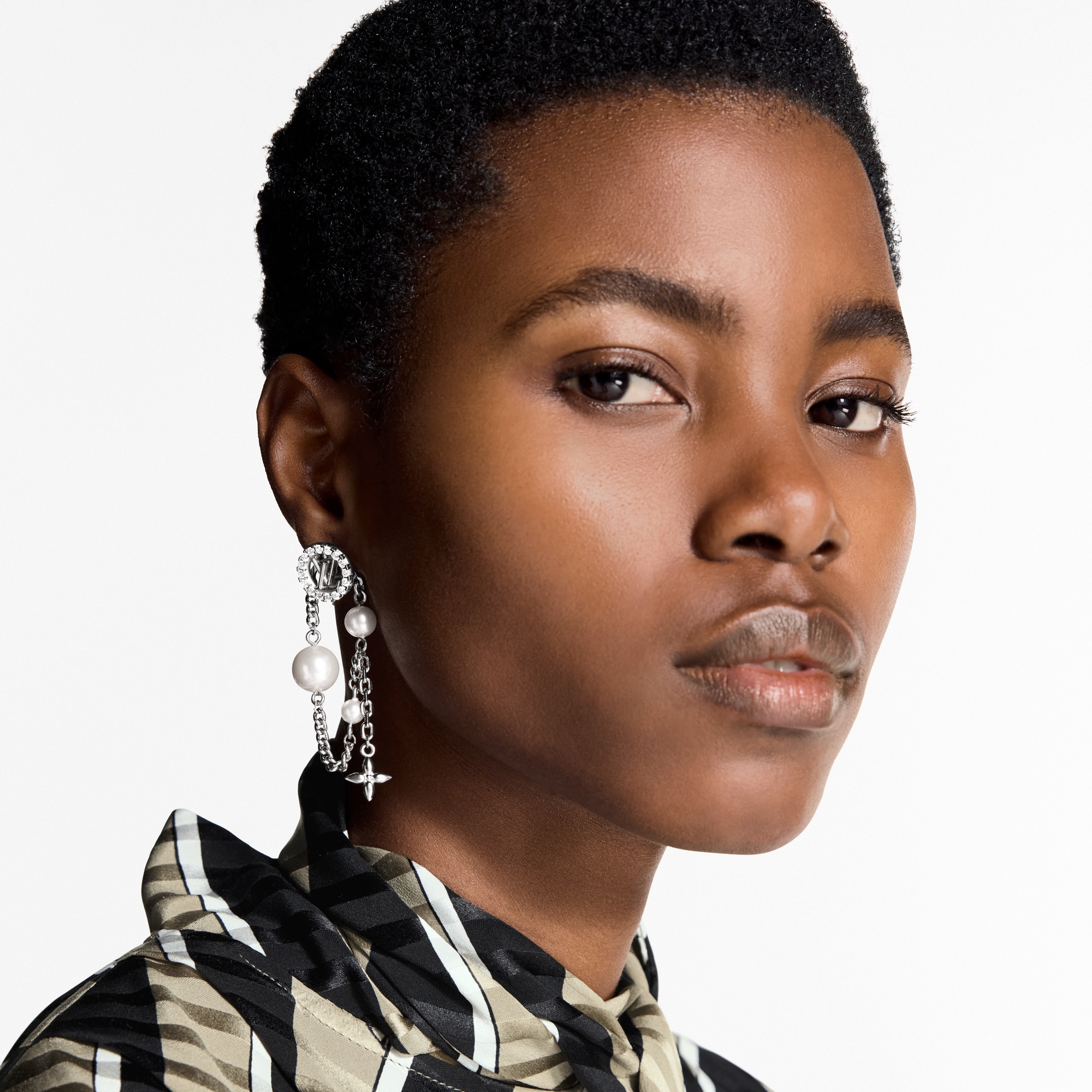 Midnight Pearl Earrings S00 in Wanita