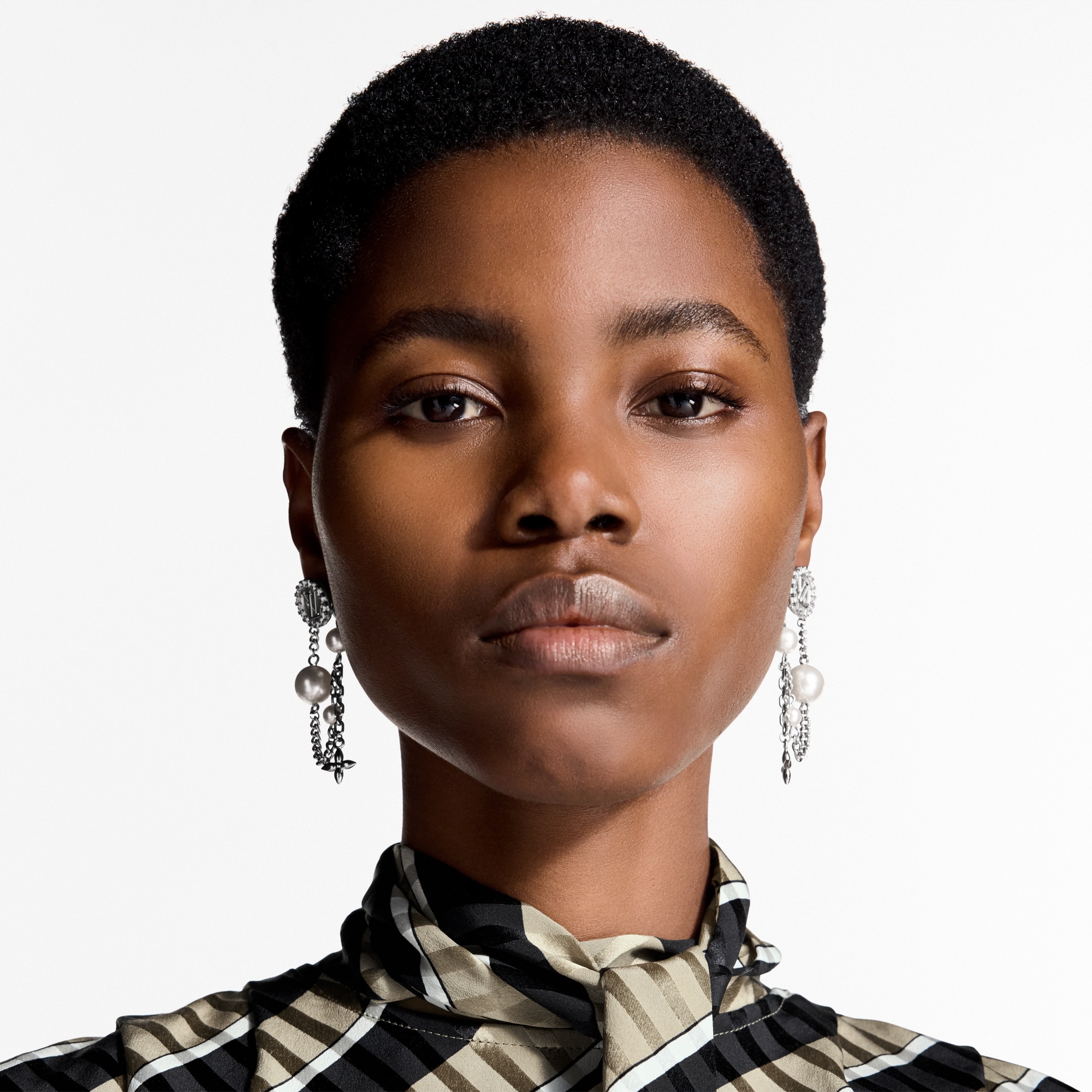 Midnight Pearl Earrings S00 in Wanita