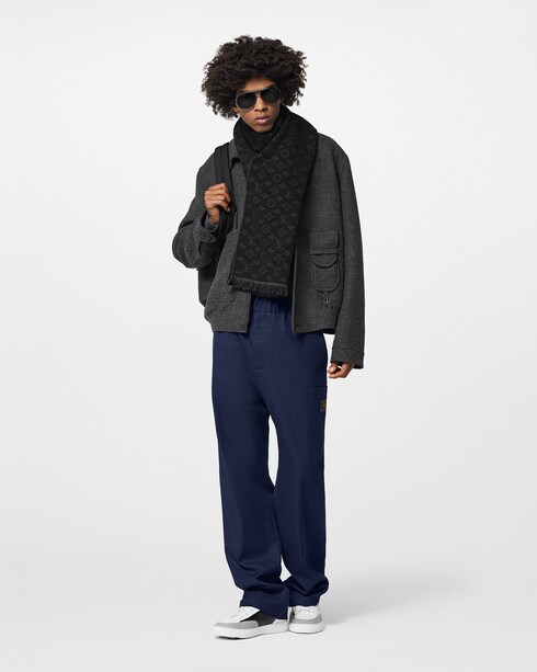 Monogram Classic Scarf S00 in Pria's Aksesori Scarves collections by Louis Vuitton