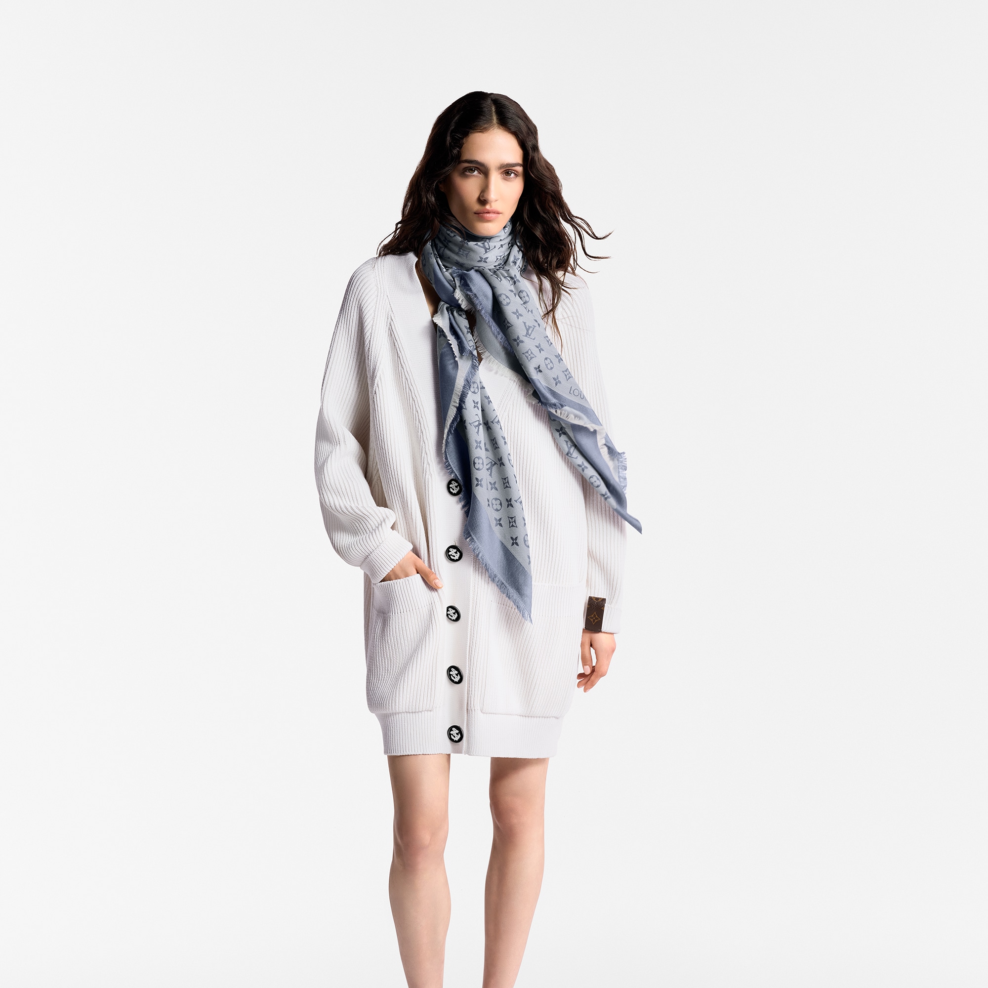 Monogram Denim Shawl S00 in Wanita