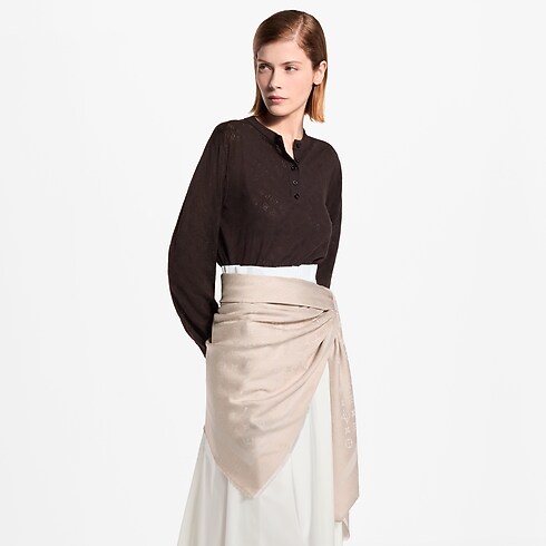 Monogram Denim Shawl S00 in Wanita's Aksesori Shawls collections by Louis Vuitton (Perbesar produk)