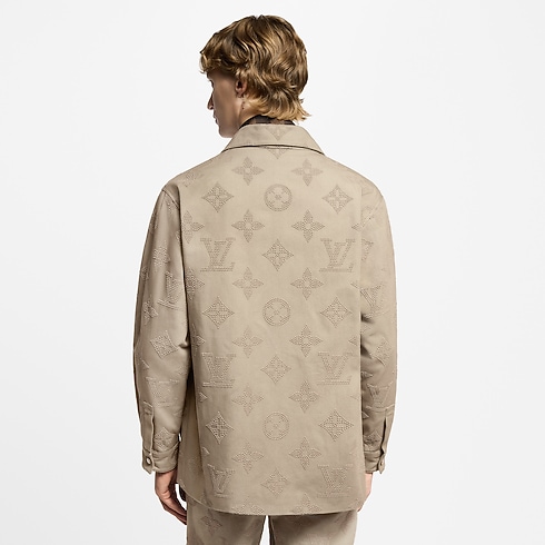 Monogram Embroidered Chic Overshirt in Pria's Pakaian Outerwear dan Mantel collections by Louis Vuitton (Perbesar produk)
