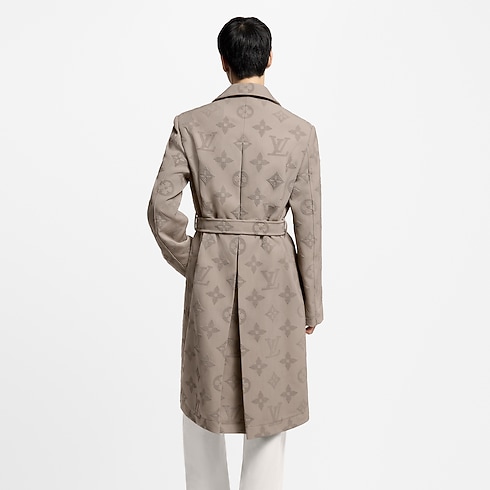Monogram Embroidered Dandy Raincoat in Pria's Pakaian Outerwear dan Mantel collections by Louis Vuitton (Perbesar produk)