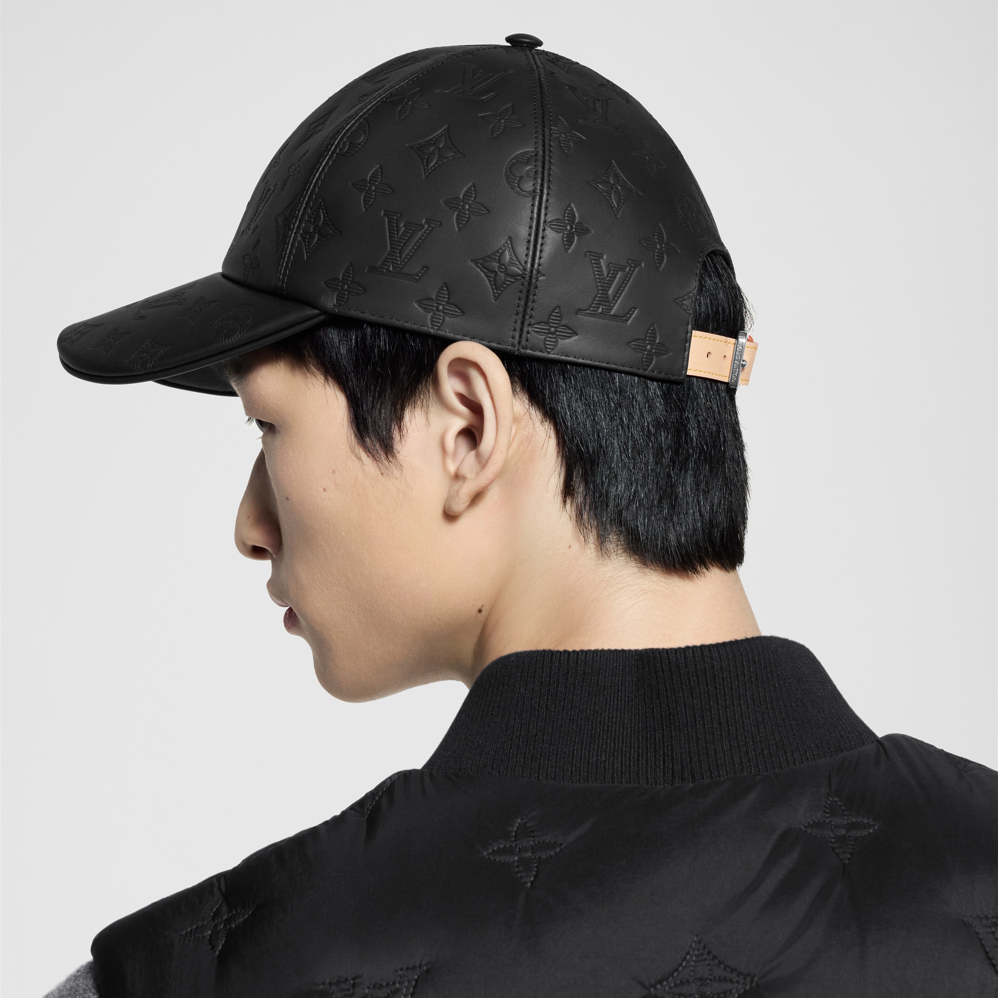Monogram Shadow Cap S00 in Pria