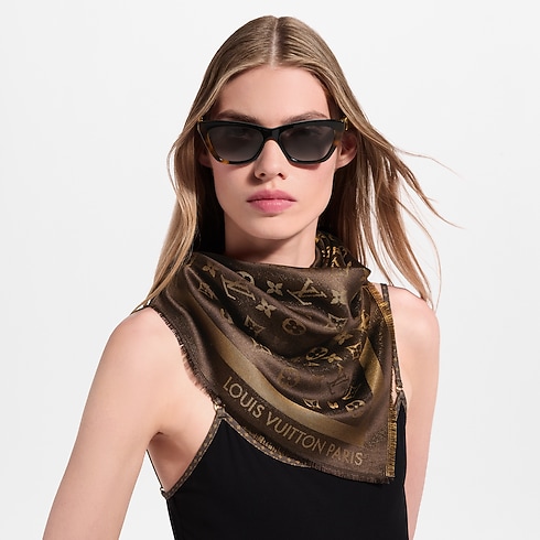 Monogram Shine Shawl S00 in Wanita's Aksesori Shawls collections by Louis Vuitton (Perbesar produk)