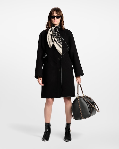 Monogram Silhouette Square 90 S00 in Wanita's Aksesori Silk Squares and Bandeaus collections by Louis Vuitton