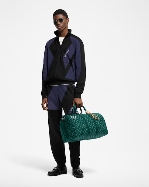 Monogram Slim Pearls Necklace . in Men's Fashion Jewellery Necklaces and Pendants collections by Louis Vuitton