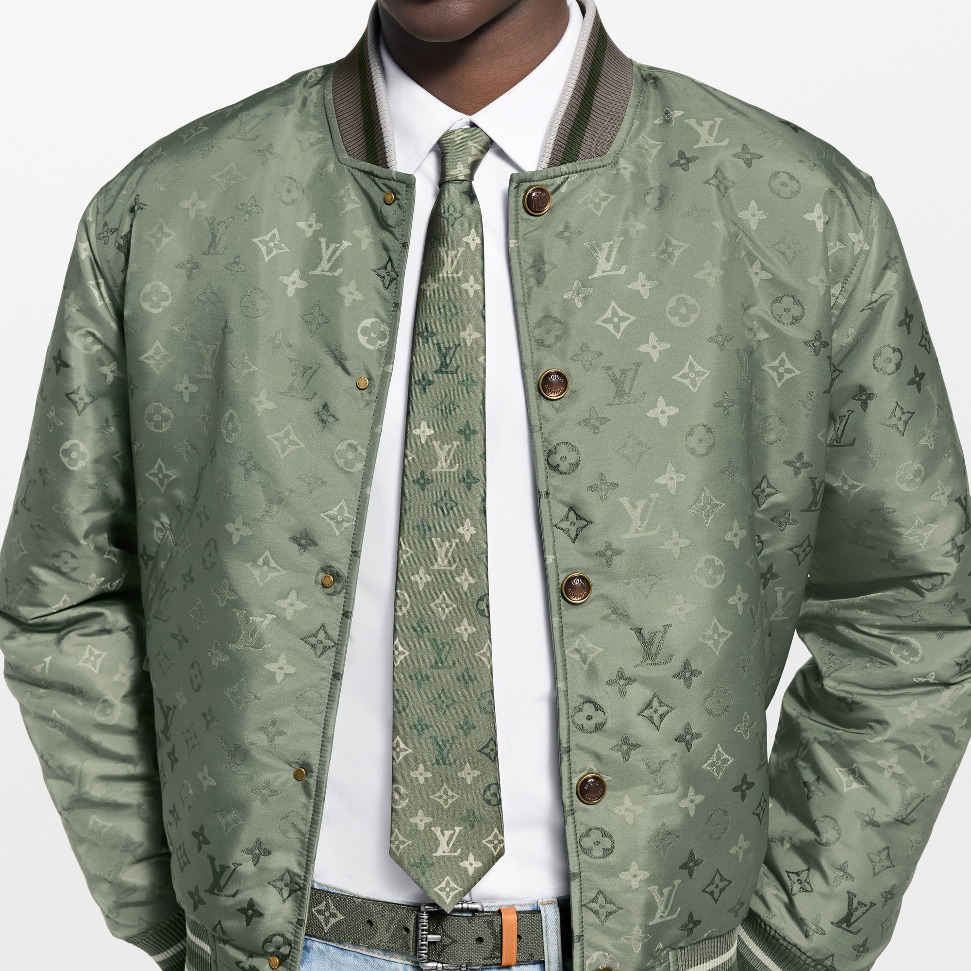 Monogram Surplus Tie S00 in Pria