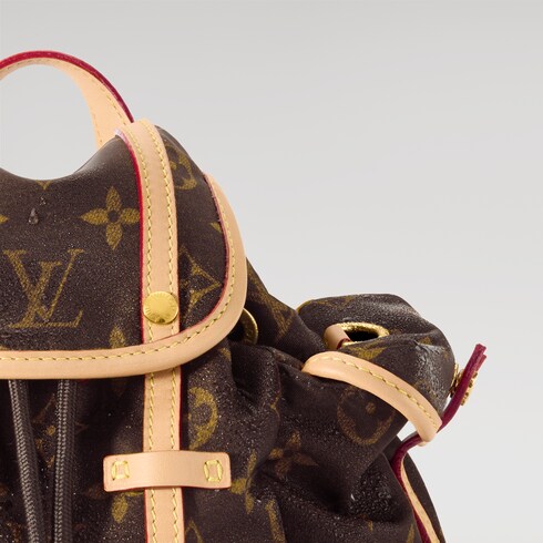 Nano Christopher East West Louis Vuitton Silk Tech G76 in Tas dan Aksesori Kulit's Aksesori Kulit untuk Pria Mini Bags collections by Louis Vuitton