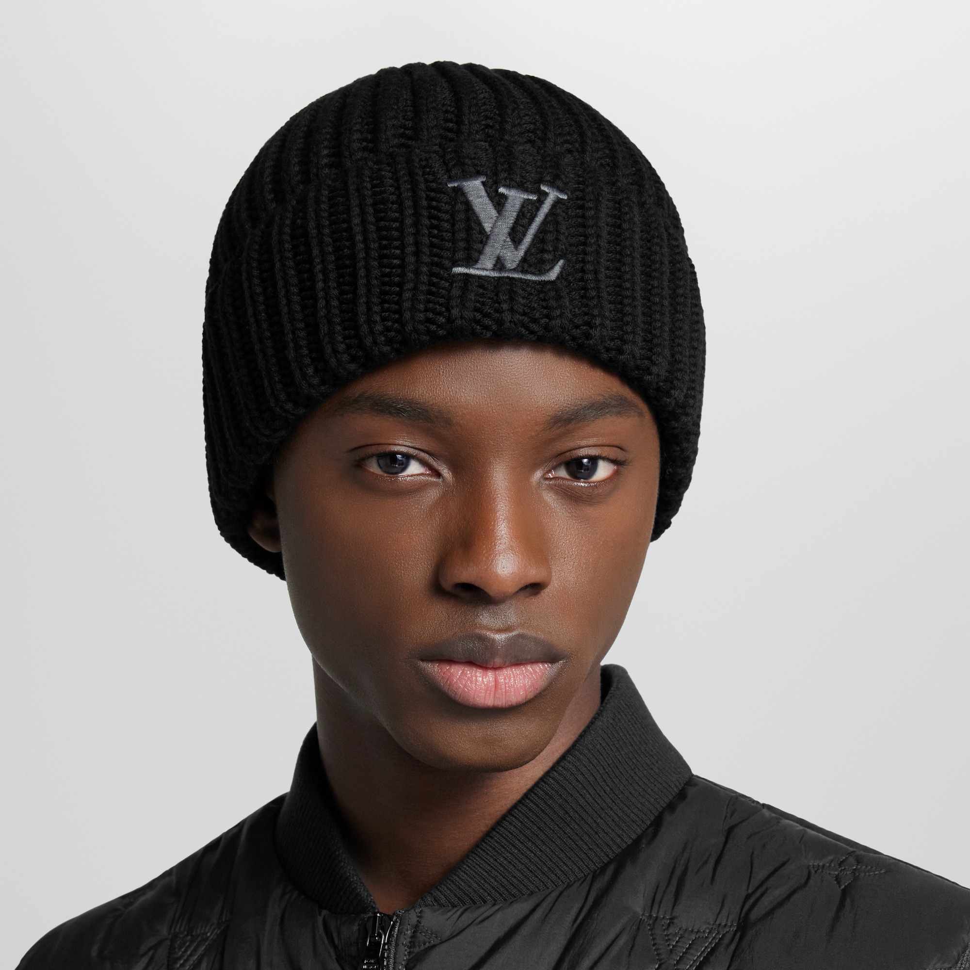 Only LV Beanie S00 in Pria