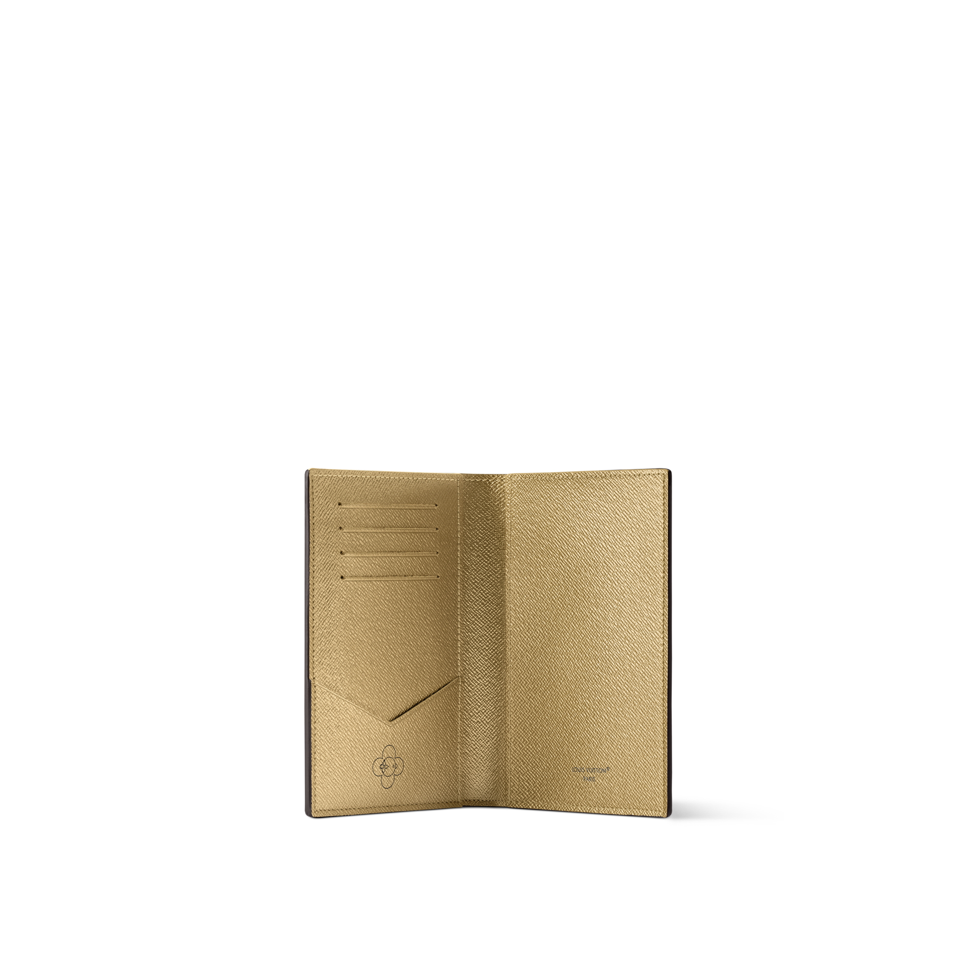 Passport Cover Monogram in Wanita