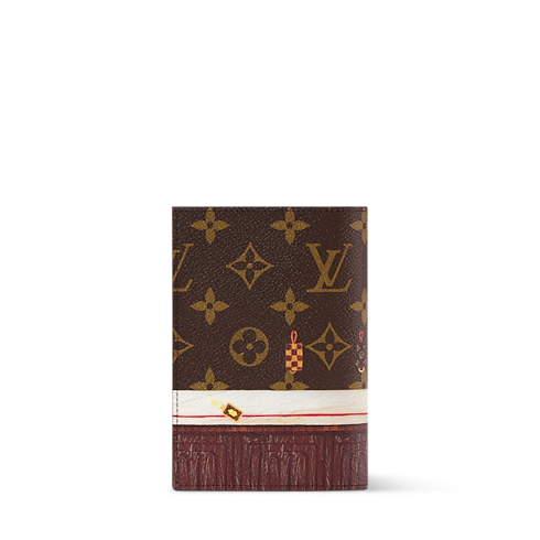 Passport Cover Other Monogram Canvas in Wanita's Dompet dan Aksesori Kulit Tempat Kartu dan Gantungan Kunci collections by Louis Vuitton (Perbesar produk)