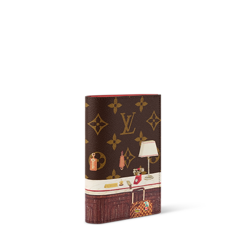Passport Cover Other Monogram Canvas in Wanita's Dompet dan Aksesori Kulit Tempat Kartu dan Gantungan Kunci collections by Louis Vuitton (Perbesar produk)