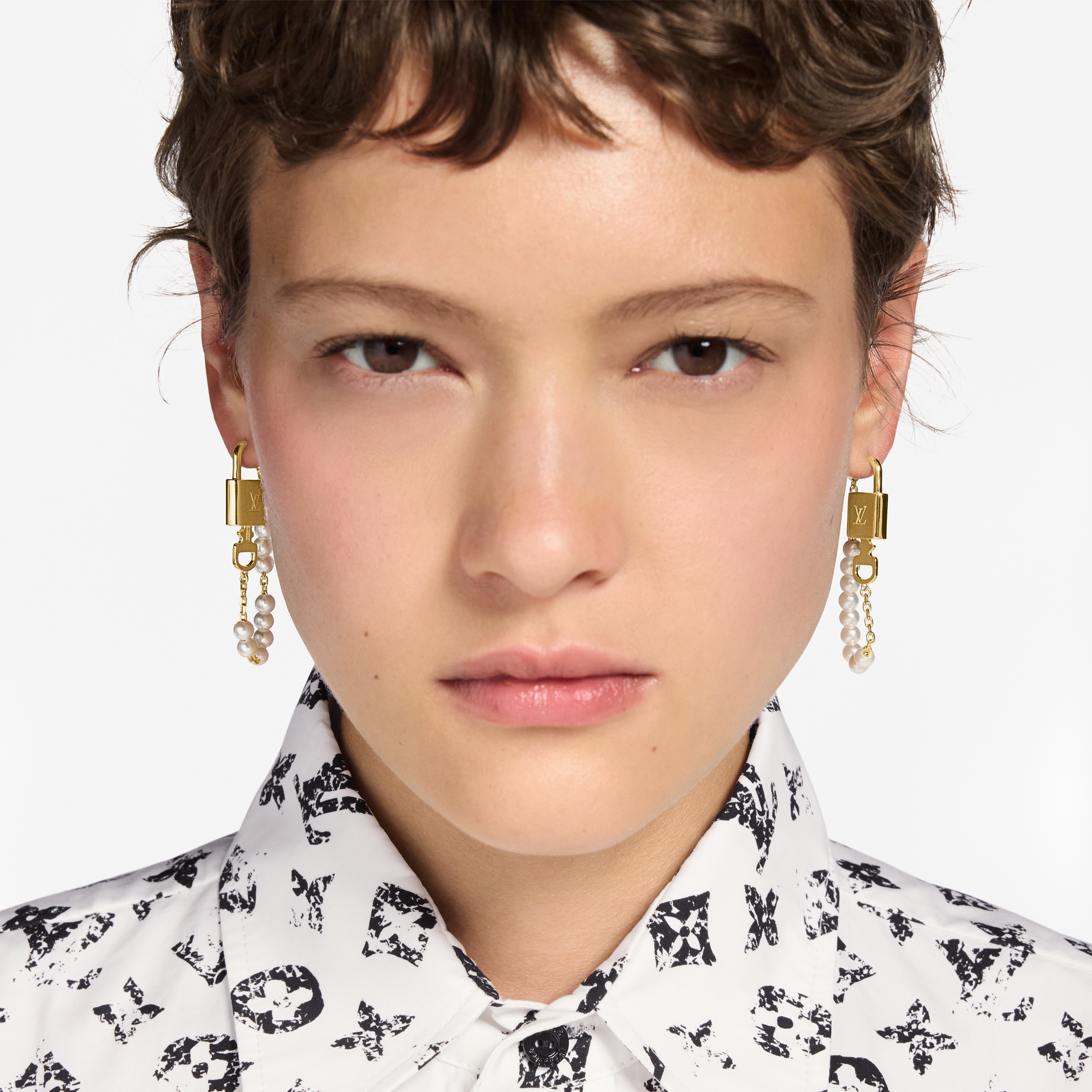 Pearlock Earrings S00 in Wanita