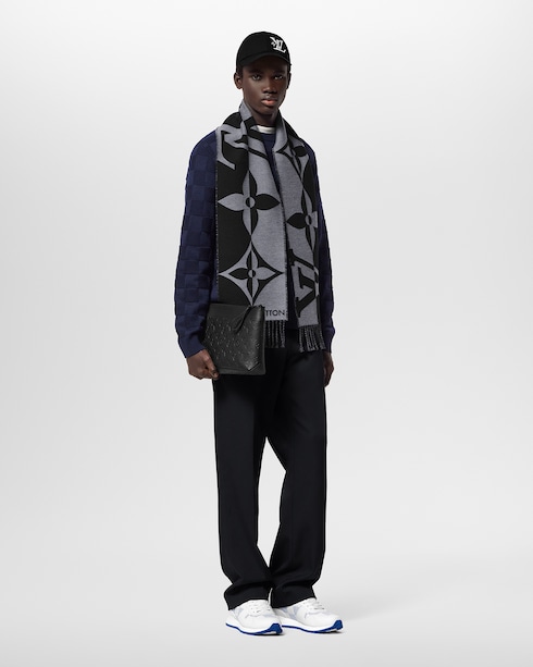 Pochette Voyage Souple Monogram Shadow Leather in Pria's Dompet dan Aksesori Kulit Pouches collections by Louis Vuitton