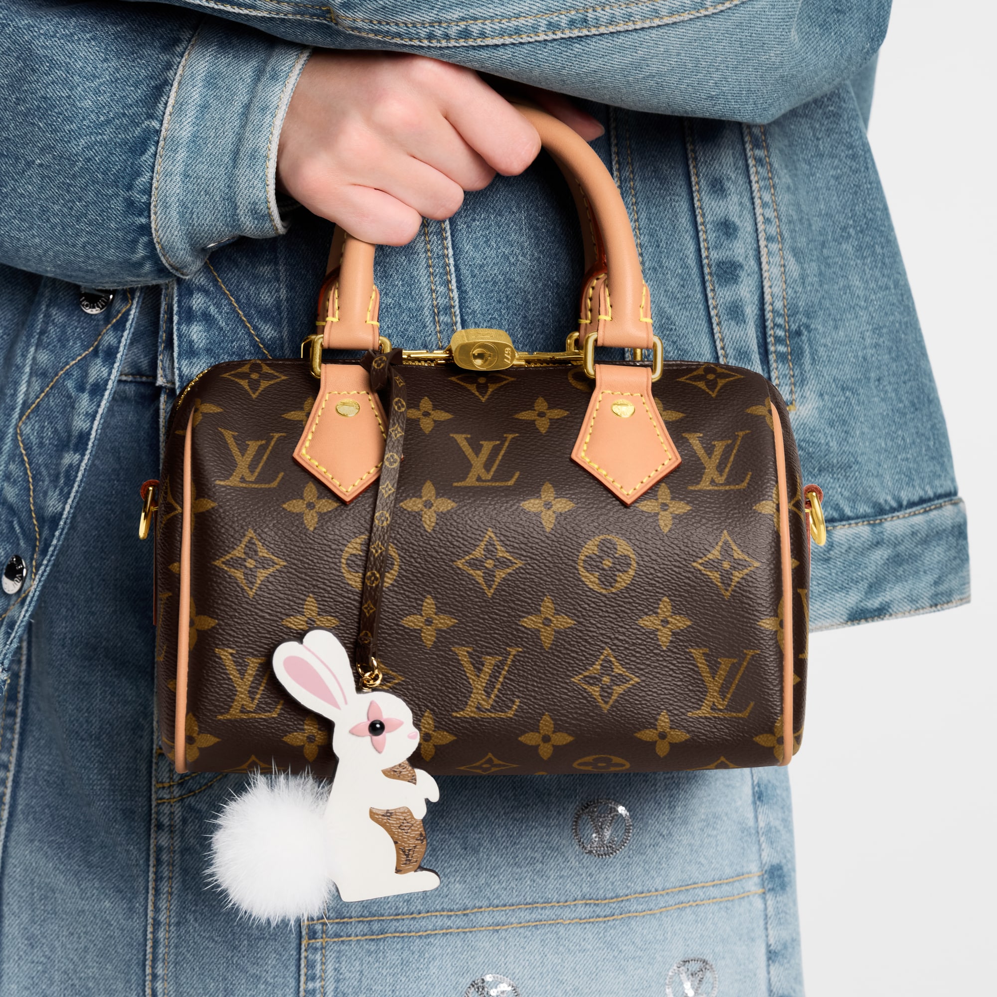 Rabbit LV Furry Friend Bag Charm S00 in Wanita