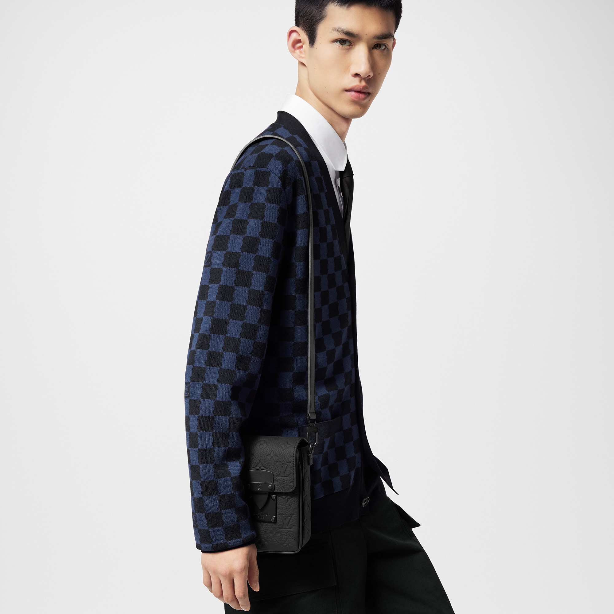 S-Lock Vertical wearable wallet Monogram Taurillon Leather LG - G90 in Pria