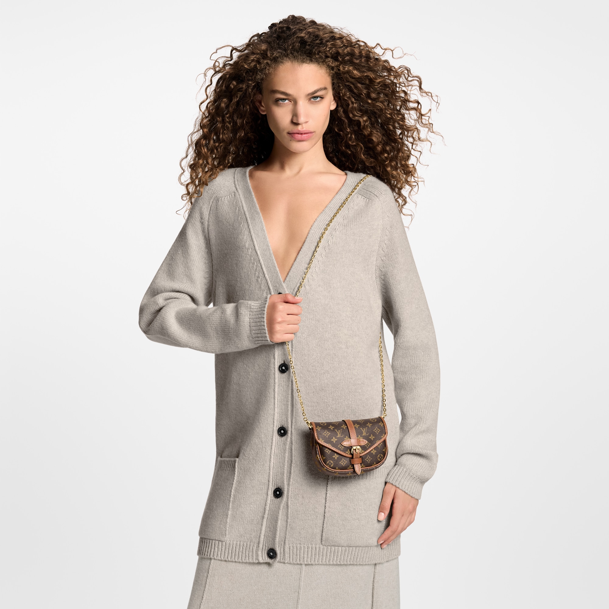 Solo Monogram in Wanita