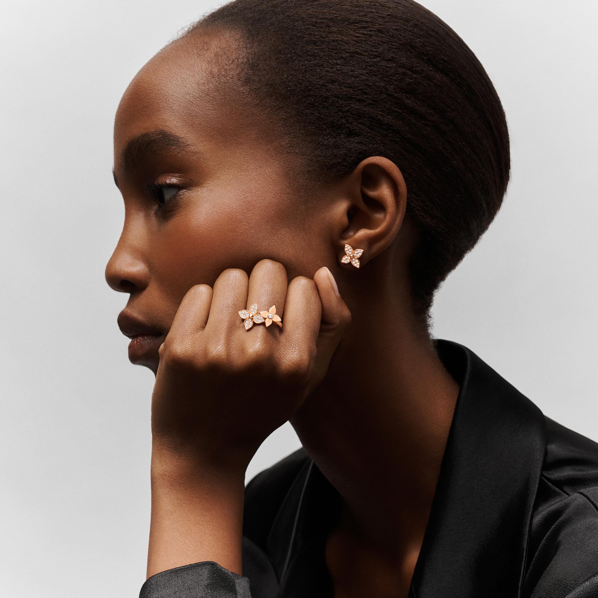 Star Blossom Ring, Pink Gold And Diamonds  in Perhiasan