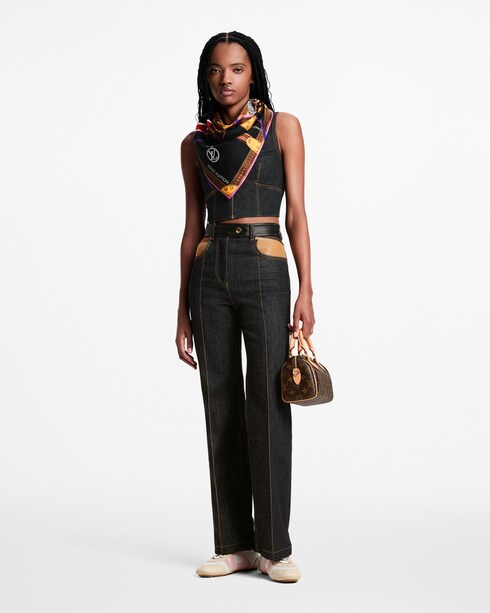 Strap And Trunk Square 90 S00 in Wanita's Aksesori Silk Squares and Bandeaus collections by Louis Vuitton