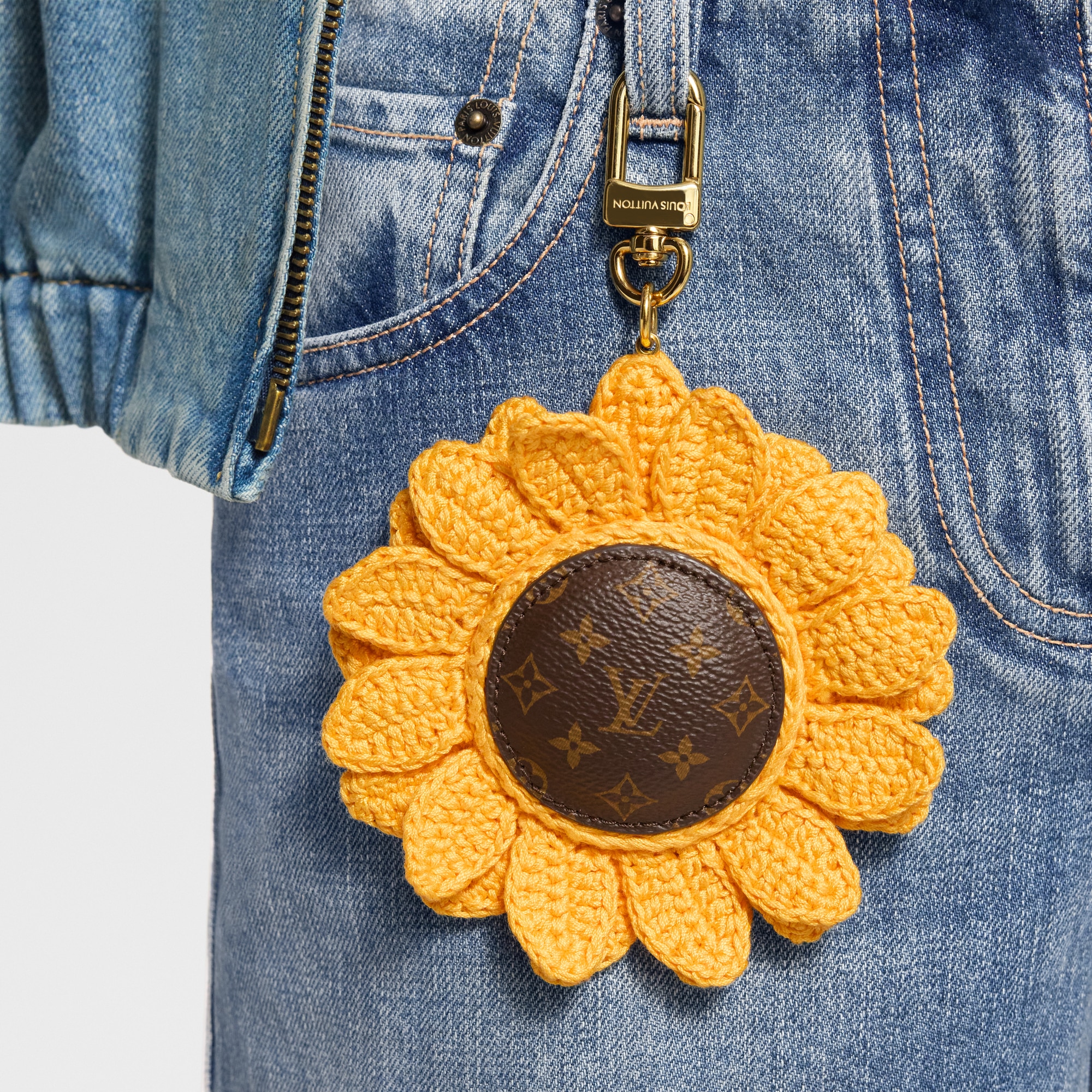 Sunflower Crochet Bag Charm S00 in Wanita