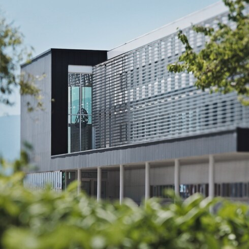 Tambour, Automatic, 40mm, Steel in Jam Tangan's Semua Koleksi } collections by Louis Vuitton