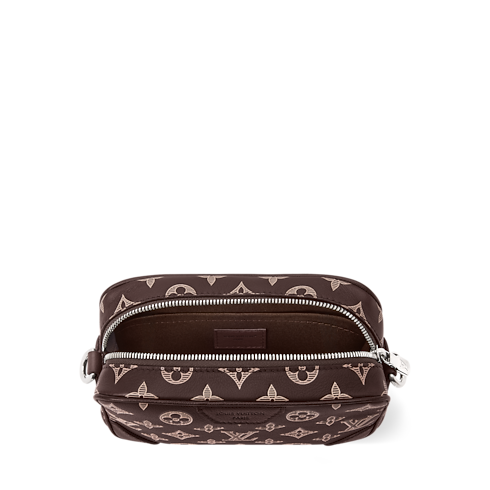 Trocadéro Mini Crossbody Bag Monogram Shadow in Pria's Tas Semua Tas Untuk Pria collections by Louis Vuitton (Perbesar produk)